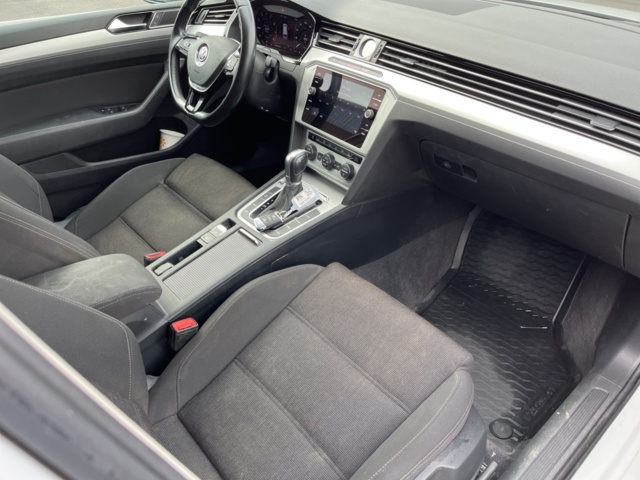 1051045-35 Volkswagen Passat Sports Combi 1.5 TSI - 2019