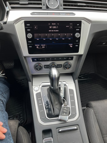 1051045-52 Volkswagen Passat Sports Combi 1.5 TSI - 2019