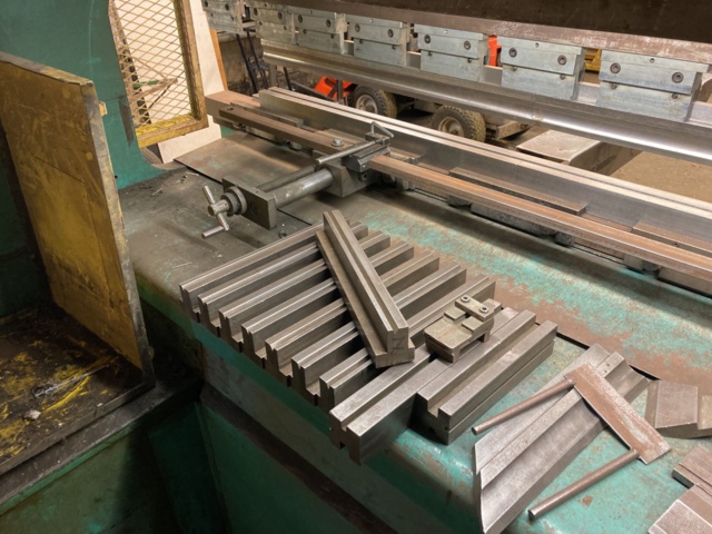 1074156-14 Edge press Promecam RG 103 100t