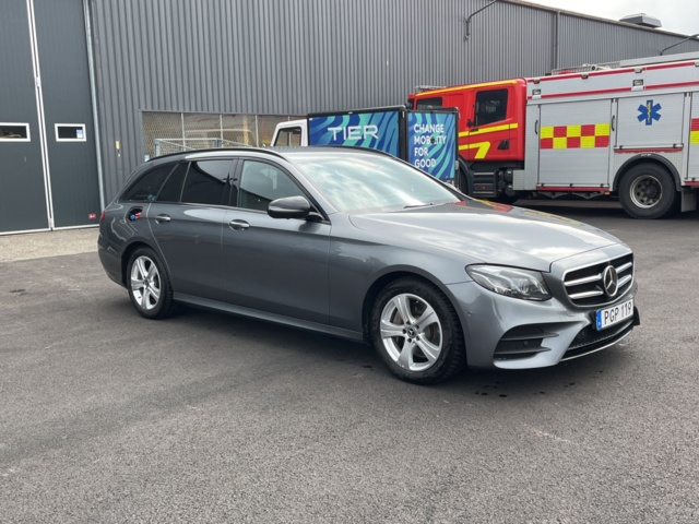 1051042-3 Mercedes-Benz E 220 T d 9G-Tronic - 2017