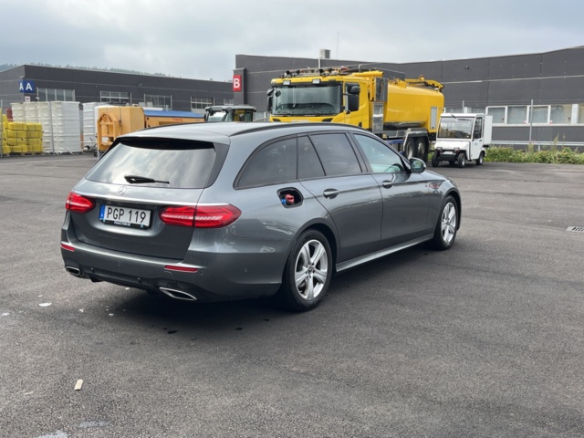 1051042-5 Mercedes-Benz E 220 T d 9G-Tronic - 2017