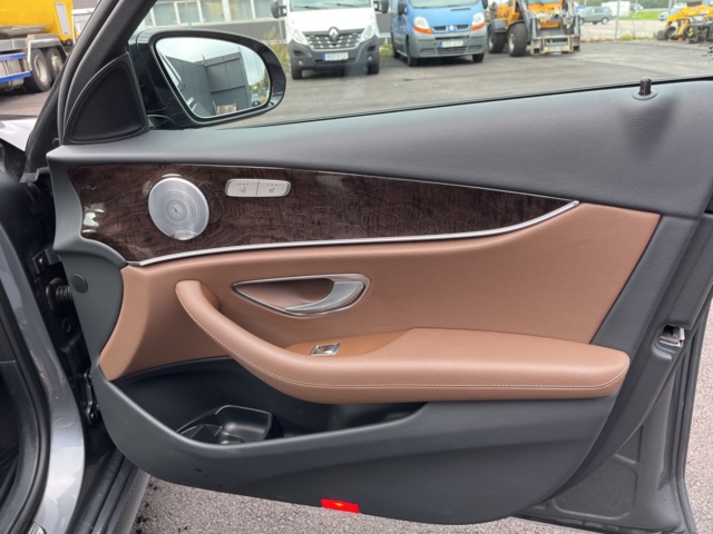 1051042-34 Mercedes-Benz E 220 T d 9G-Tronic - 2017