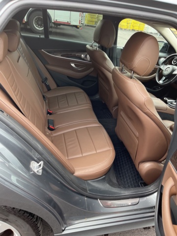 1051042-36 Mercedes-Benz E 220 T d 9G-Tronic - 2017