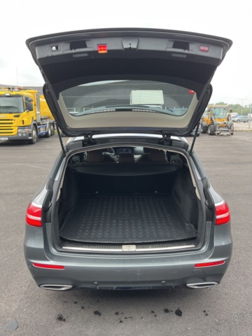 1051042-39 Mercedes-Benz E 220 T d 9G-Tronic - 2017