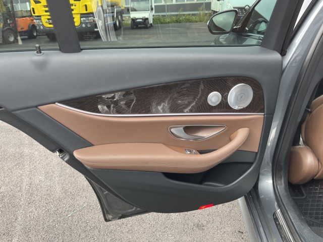 1051042-50 Mercedes-Benz E 220 T d 9G-Tronic - 2017