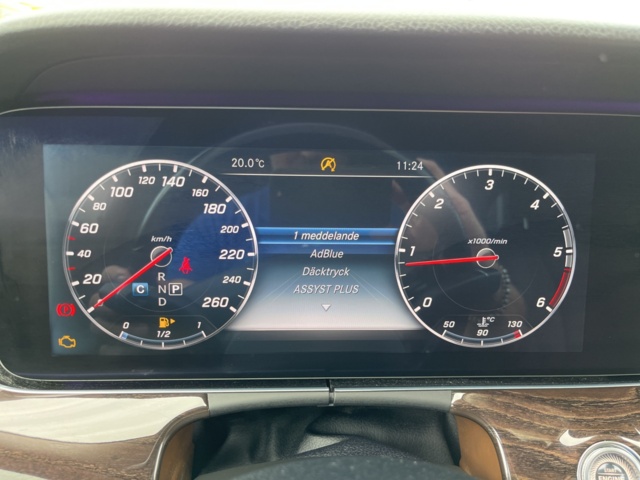 1051042-55 Mercedes-Benz E 220 T d 9G-Tronic - 2017