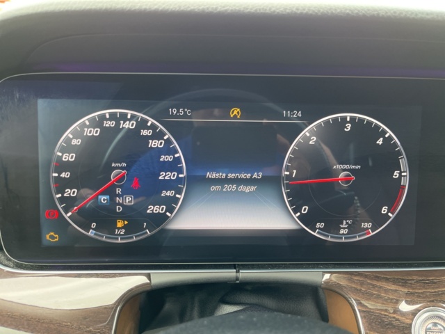 1051042-57 Mercedes-Benz E 220 T d 9G-Tronic - 2017