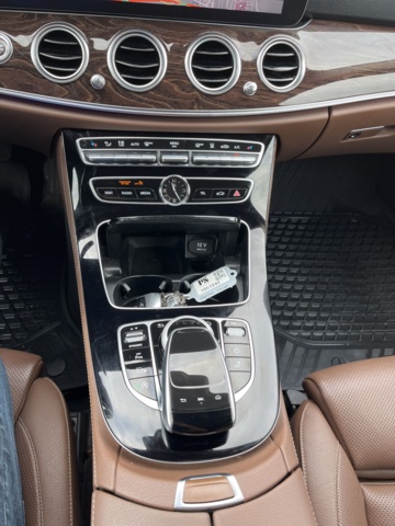 1051042-60 Mercedes-Benz E 220 T d 9G-Tronic - 2017