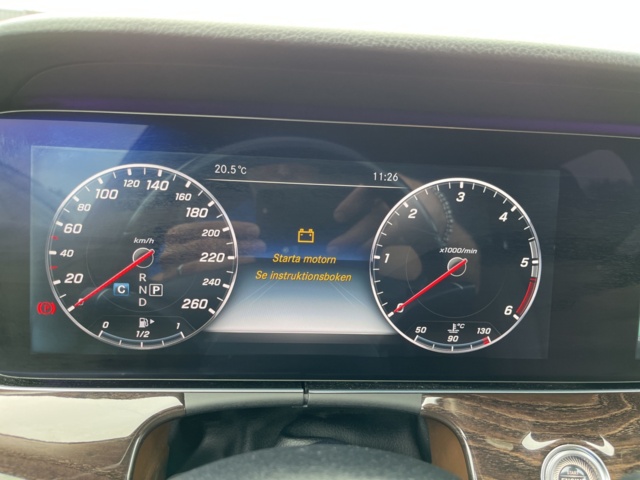 1051042-61 Mercedes-Benz E 220 T d 9G-Tronic - 2017