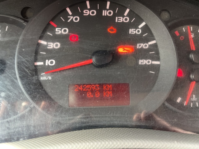 1051039-38 Renault Master Chassis Cab 3.5 T 2.3 dCi - 2013