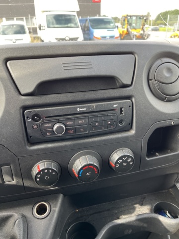 1051039-42 Renault Master Chassis Cab 3.5 T 2.3 dCi - 2013