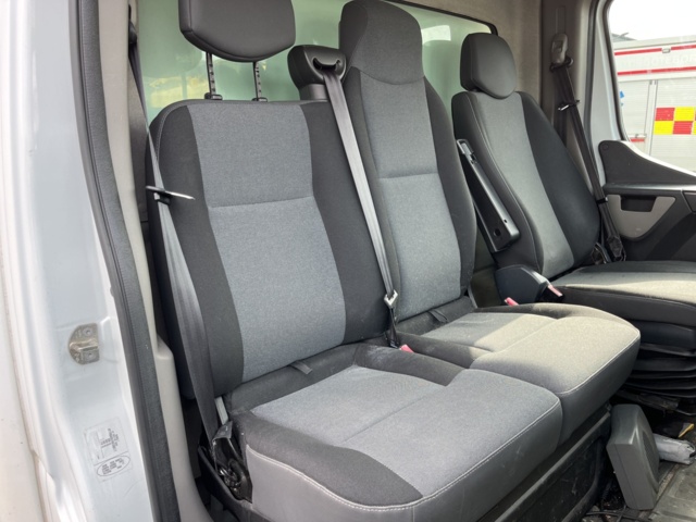 1051039-28 Renault Master Chassis Cab 3.5 T 2.3 dCi - 2013