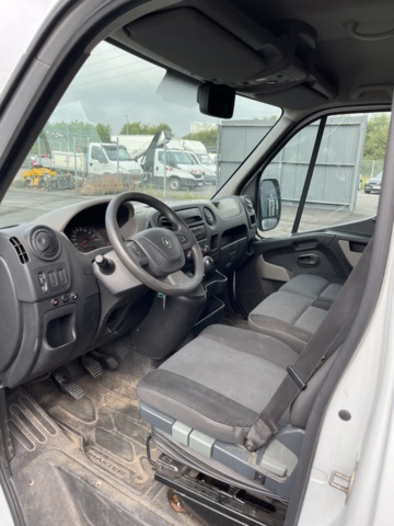 1051039-24 Renault Master Chassis Cab 3.5 T 2.3 dCi - 2013