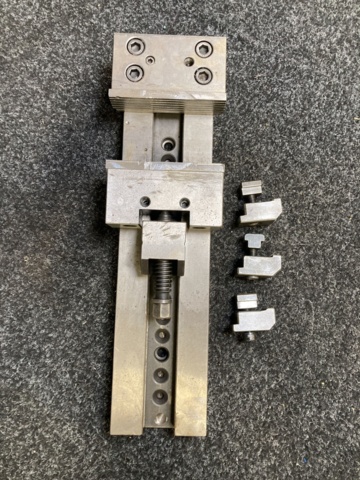 1074166-2 Machine vise Gerardi 150