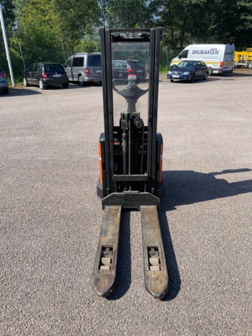 1049202-2 Track stacker BT SWE 120L -2006