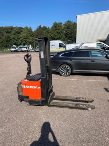 1049202-3 Track stacker BT SWE 120L -2006