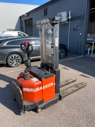 1049202-5 Track stacker BT SWE 120L -2006