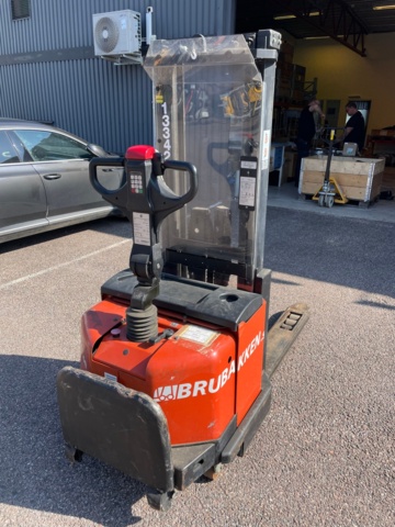 1049202-6 Track stacker BT SWE 120L -2006