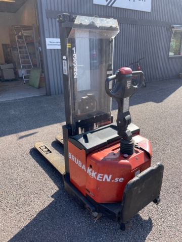 1049202-7 Track stacker BT SWE 120L -2006