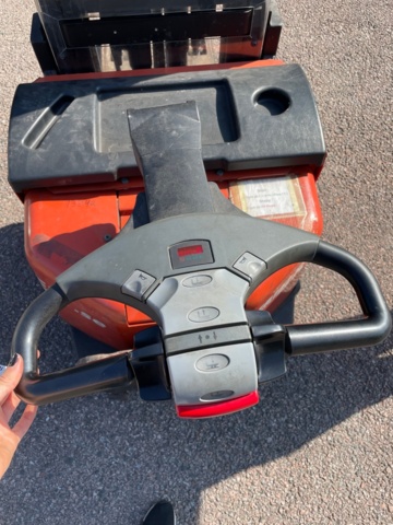 1049202-13 Track stacker BT SWE 120L -2006