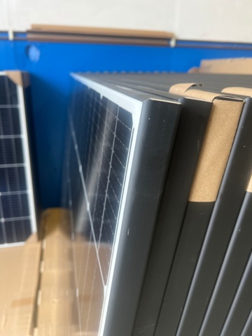 1076031-3 16 solar panels DAH Solar 460W - C180 (total 7.4kW)