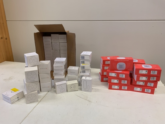 Sensors and alarms for security alarms - PS Auction - We value the ...