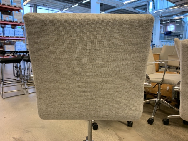 1036704-4 Conference chairs