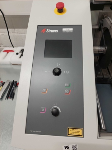 1034583-4 Precision cutting machine Struers Secotom -60