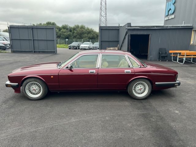 237731-2 Jaguar Daimler XJ 4.0 - 1992