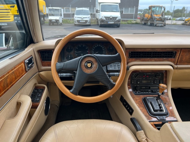 237731-13 Jaguar Daimler XJ 4.0 - 1992