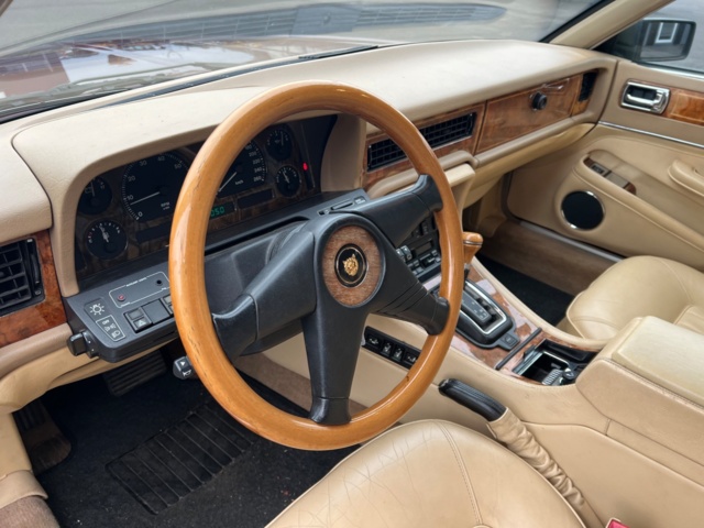 237731-21 Jaguar Daimler XJ 4.0 - 1992