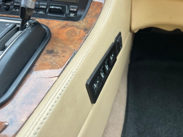 237731-28 Jaguar Daimler XJ 4.0 - 1992