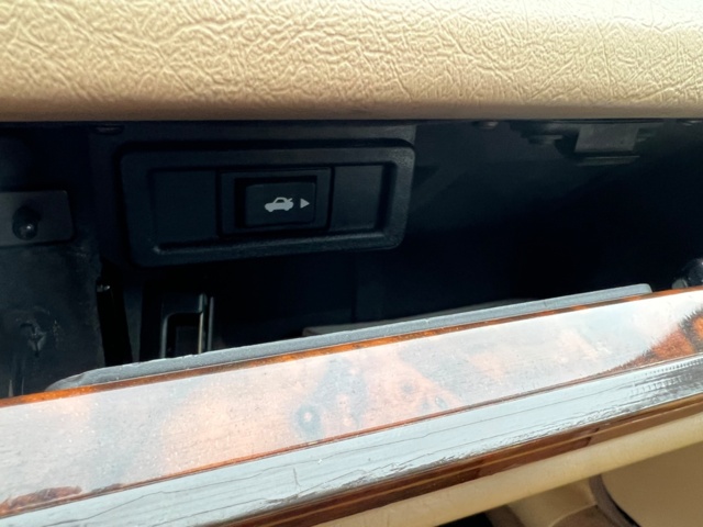 237731-36 Jaguar Daimler XJ 4.0 - 1992