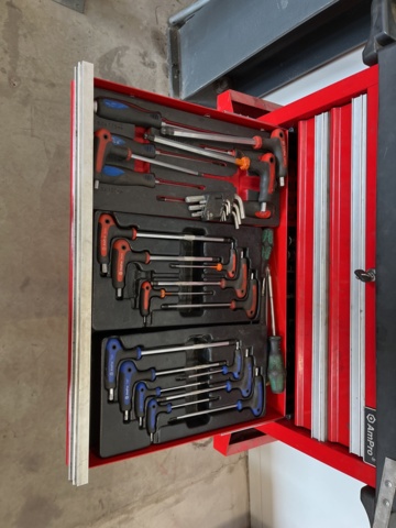 1039472-5 Ampro tool trolley with various tools