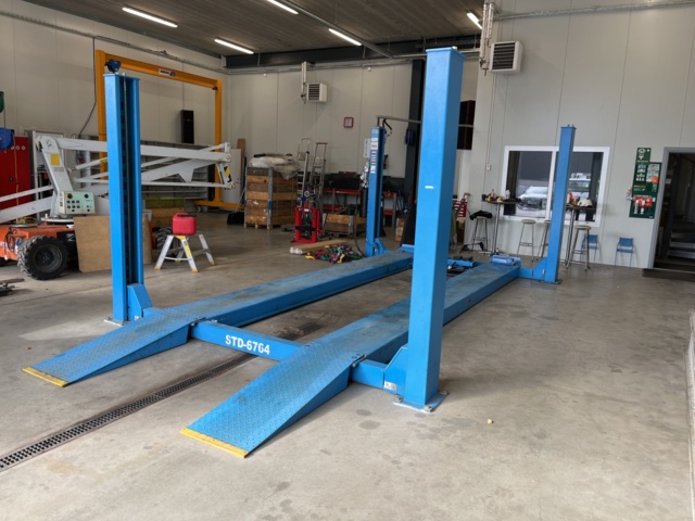 1039484-11 Four-pillar lift Taida STD-6764