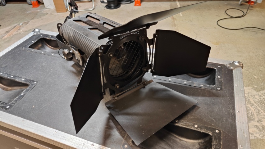 1048119-1 Fresnel Aria PC 1000 plus, 8 pcs