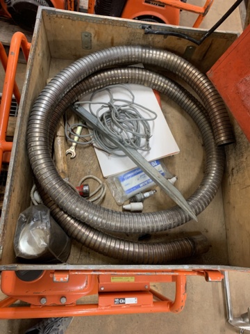 781084-6 Gasoline-driven electric generators 2 Ferm CF4000