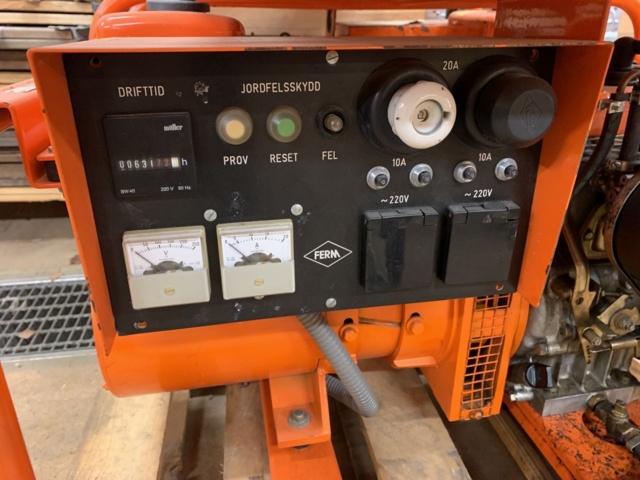 781084-8 Gasoline-driven electric generators 2 Ferm CF4000