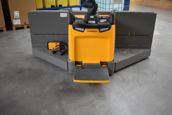 1035772-2 Pallet truck special 230x300 EJE 340