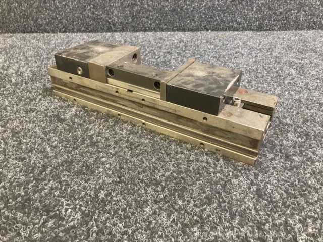 1076271-2 Hydraulic Machine Vise Chick Machine Tool BL4