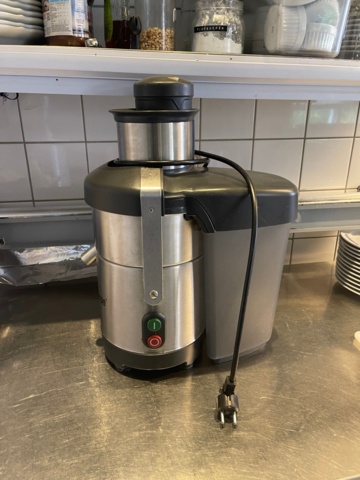 1069139-3 Robot Coupe J80 Ultra juicer