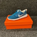 1077251-1 Golfsko Nike Roshe G JR s.6Y