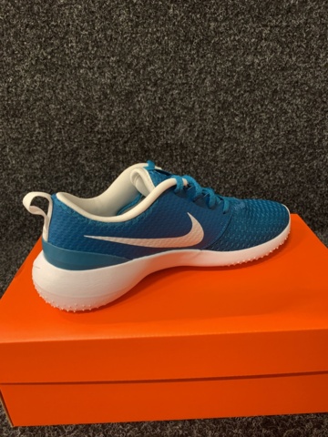 1077251-2 Golfsko Nike Roshe G JR s.6Y