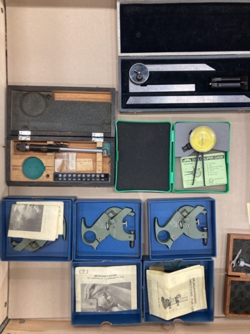 1076277-3 Assortment of measuring instruments