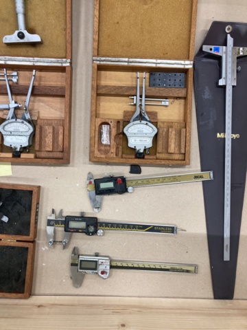 1076277-4 Assortment of measuring instruments