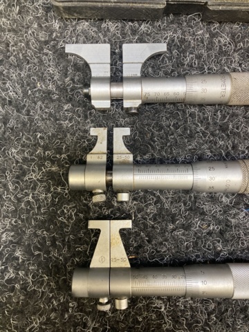4 inner micrometers and 1 micrometer head NSK, Mitutoyo etc