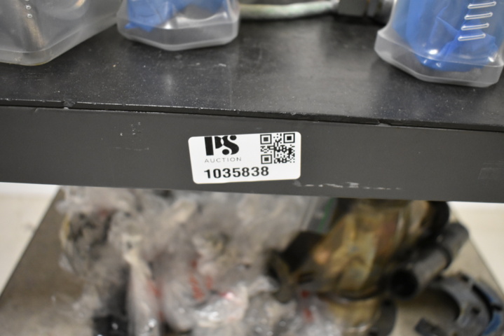 1035838-4 Rollable table