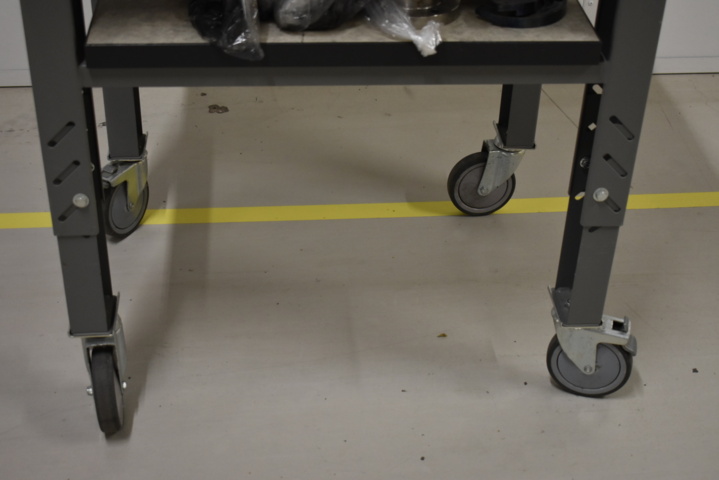 1035838-2 Rollable table