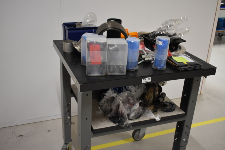 1035838-3 Rollable table