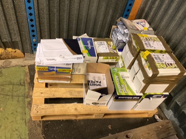 1061158-3 Pallet with A4 paper